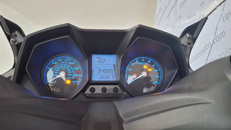 Kymco Downtown 350i TCS (2021 - 25) (4)