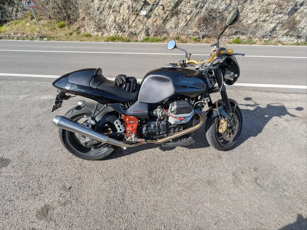 Moto Guzzi V11 Le Mans (2001 - 06) (2)