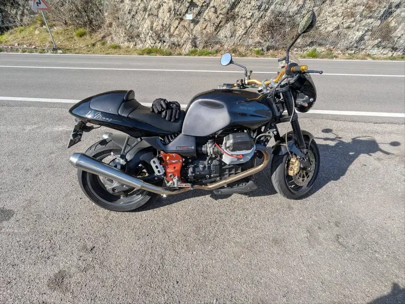 Moto Guzzi V11 Le Mans (2001 - 06) (2)