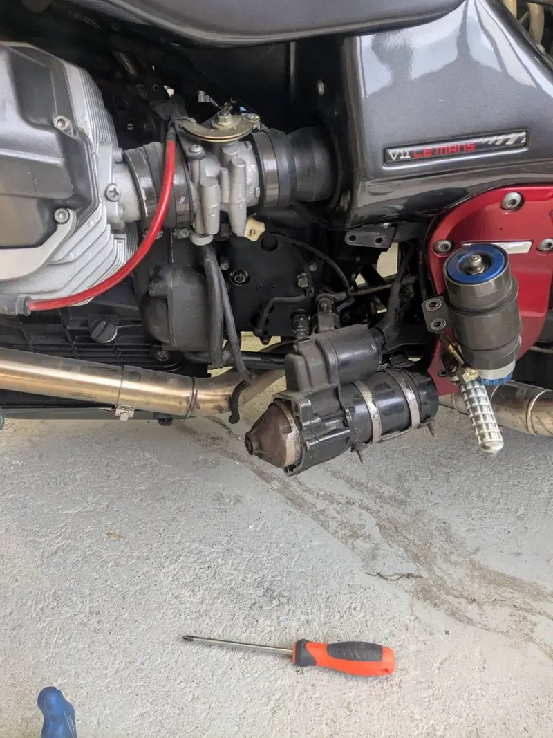 Moto Guzzi V11 Le Mans (2001 - 06) (12)