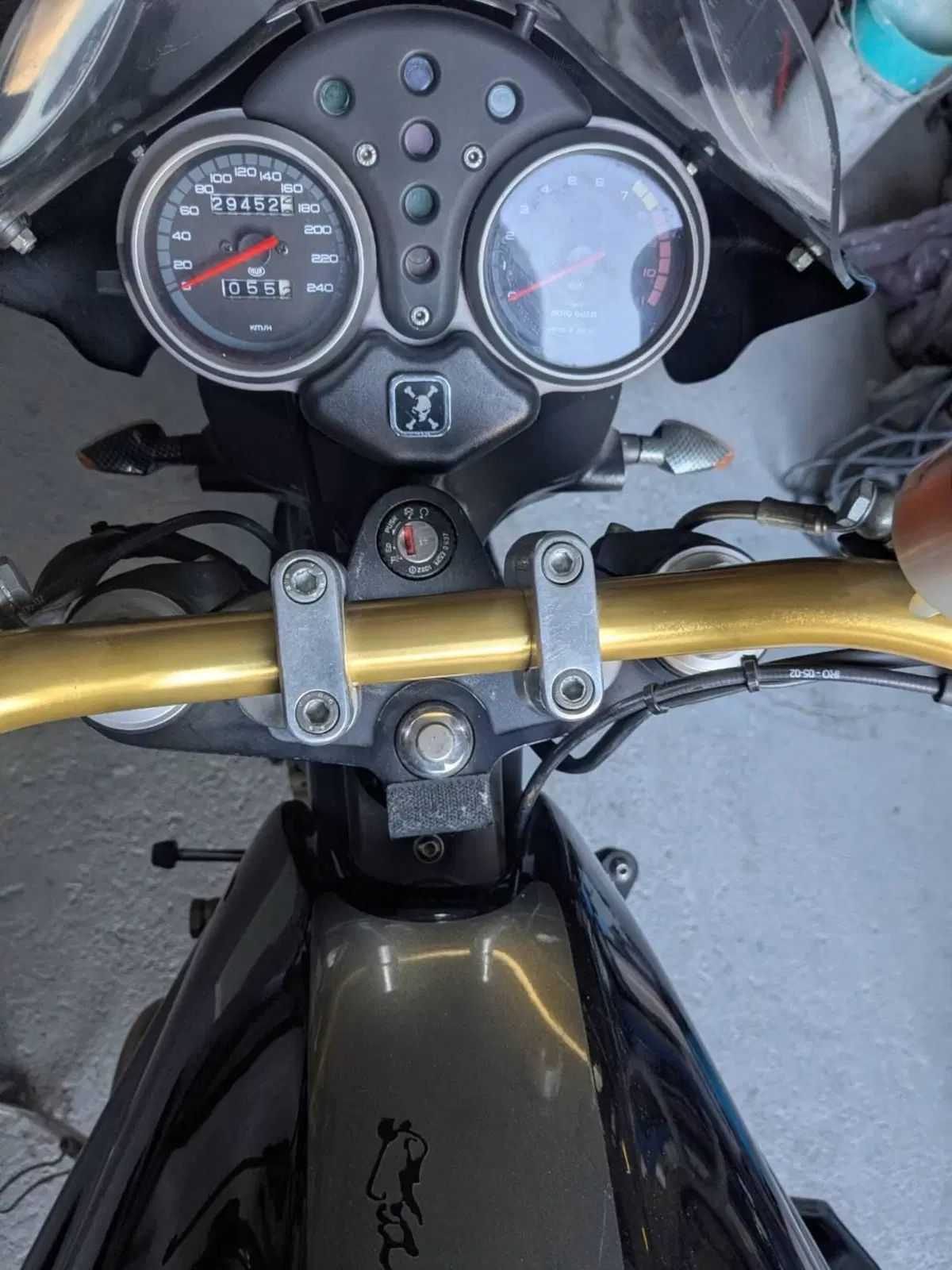 Moto Guzzi V11 Le Mans (2001 - 06) (6)