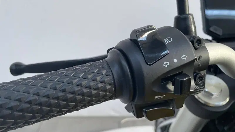 Voge Trofeo 350AC (2022 - 26) (13)