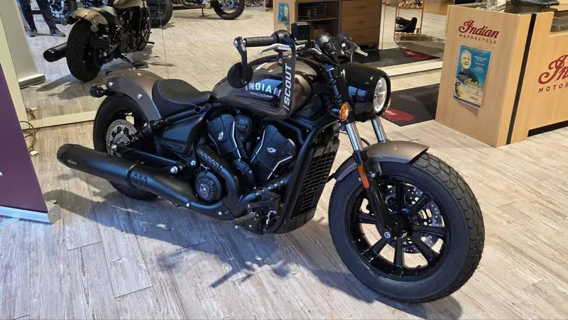 Indian Scout 1250 Bobber Limited + Tech (2025 - 26) (2)