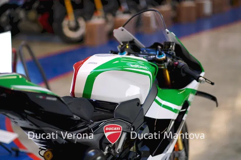 Ducati Panigale V4 Tricolore (2025 - 26) (11)