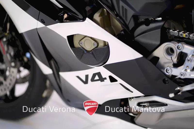 Ducati Panigale V4 Tricolore (2025 - 26) (13)
