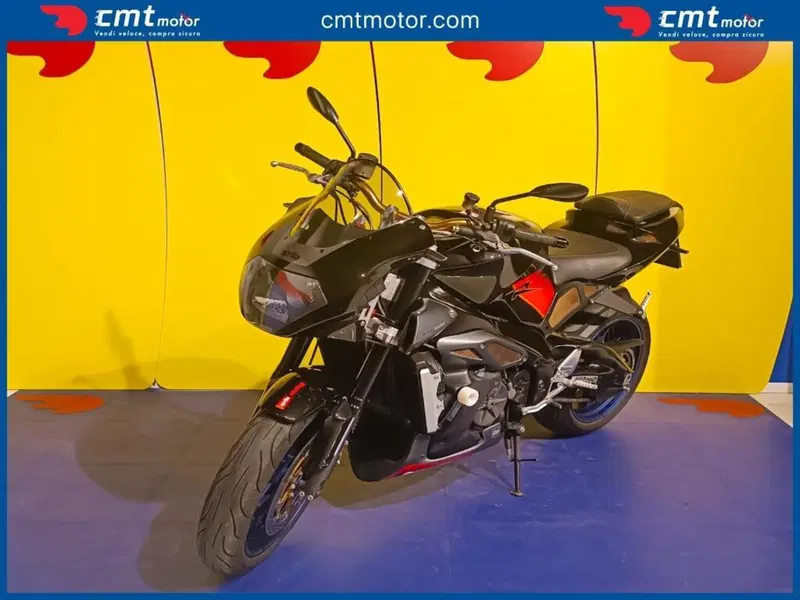Aprilia Tuono 1000 R (2004 - 05) (4)