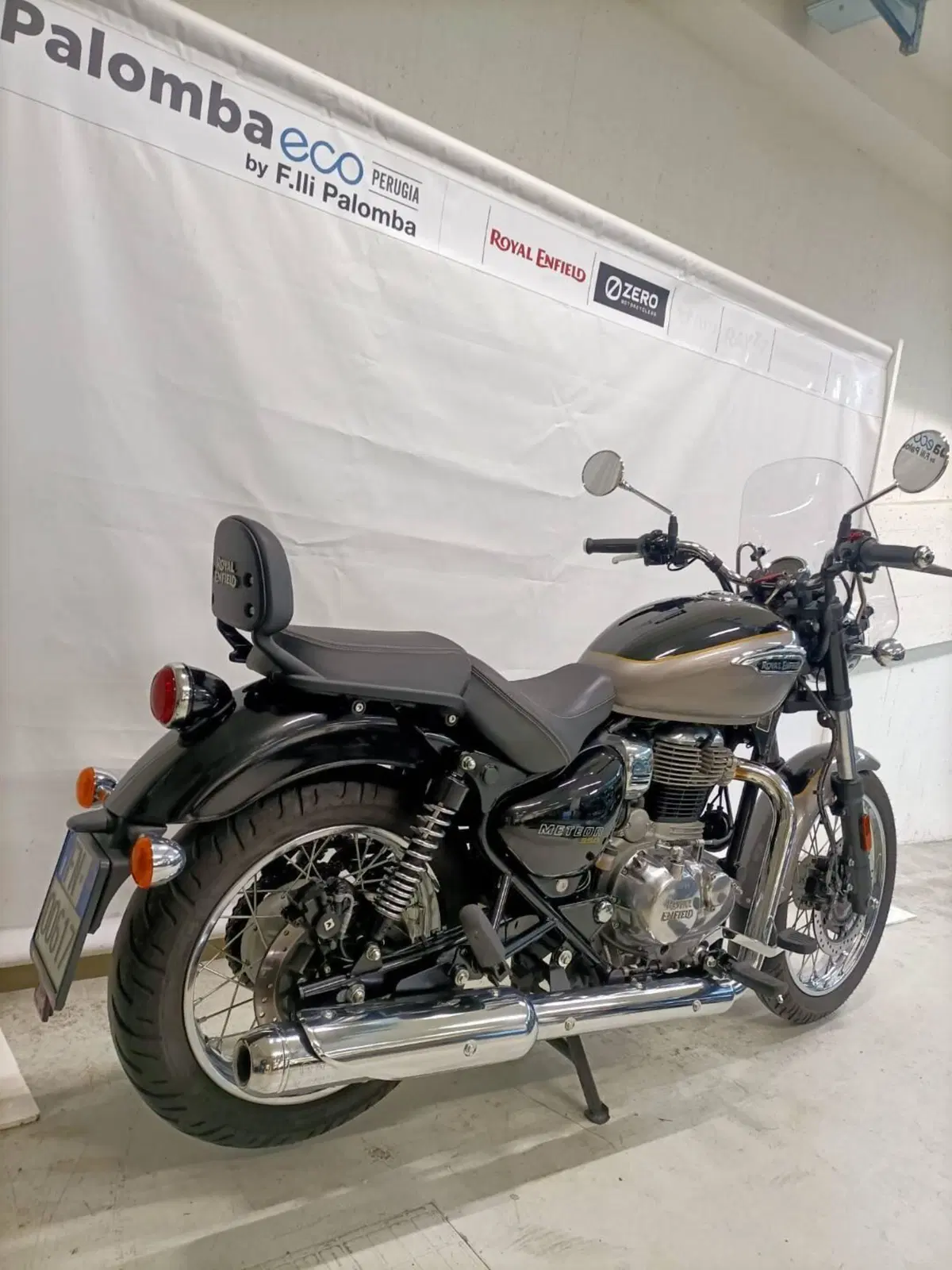 Royal Enfield Meteor 350 Aurora (2024 - 26) (2)