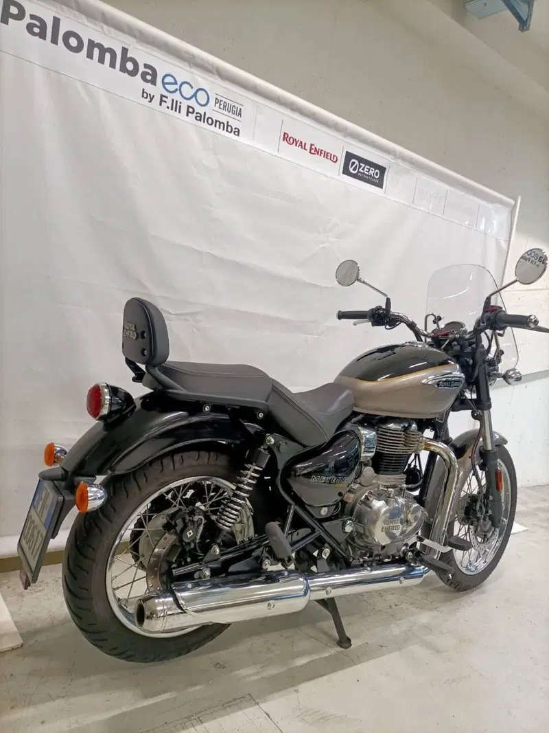Royal Enfield Meteor 350 Aurora (2024 - 26) (2)