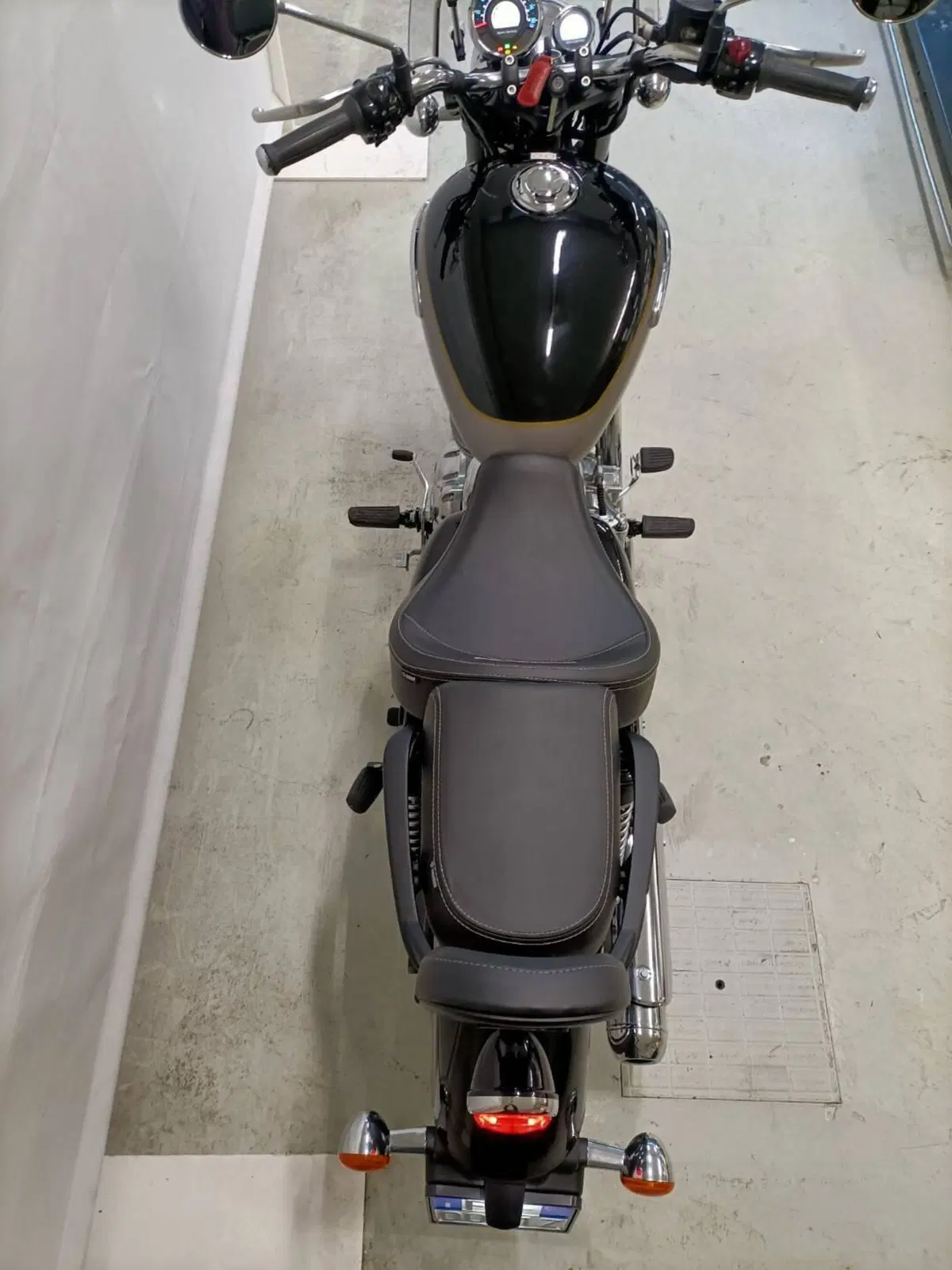 Royal Enfield Meteor 350 Aurora (2024 - 26) (9)