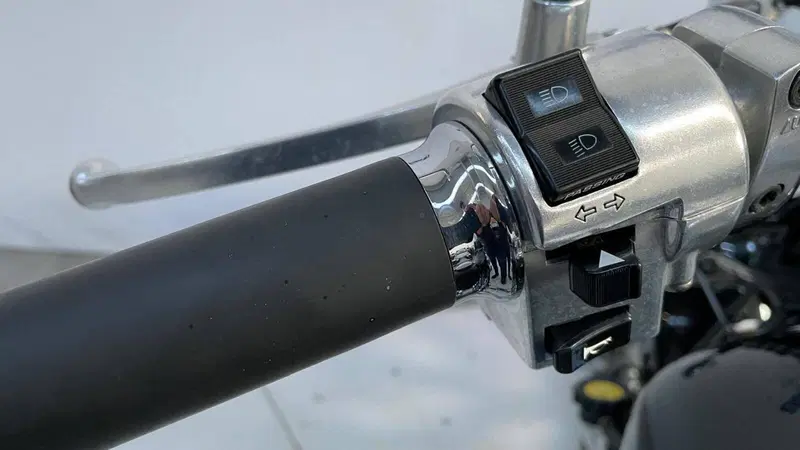 Kymco Venox 250i (2007 - 14) (9)