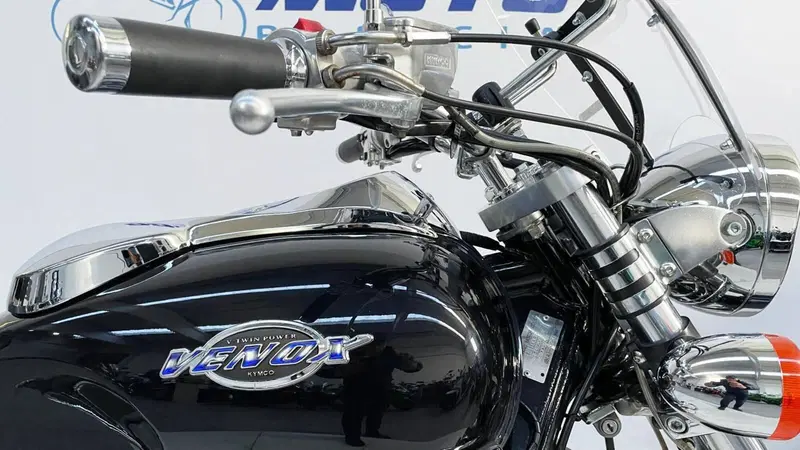 Kymco Venox 250i (2007 - 14) (16)