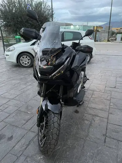 Honda X-ADV 750 (2025 - 26) usata