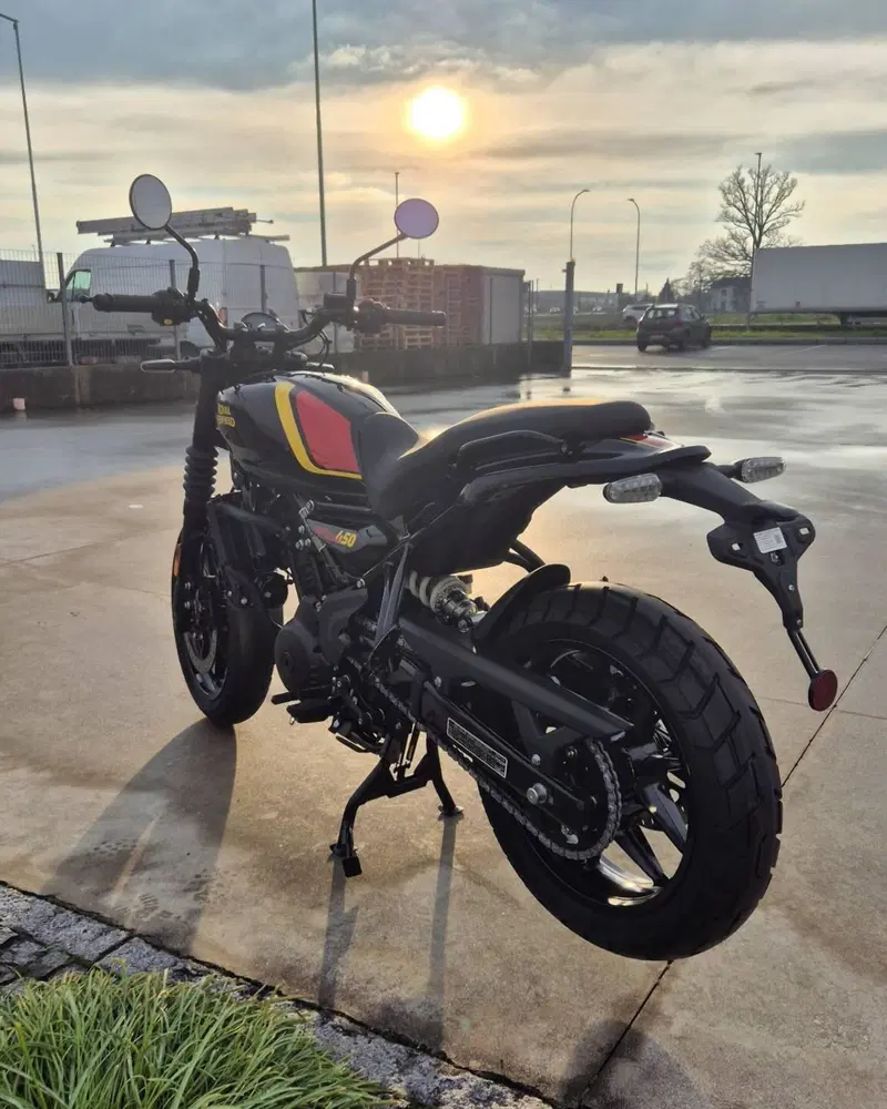 Royal Enfield Guerrilla 450 (2024 - 26) (3)