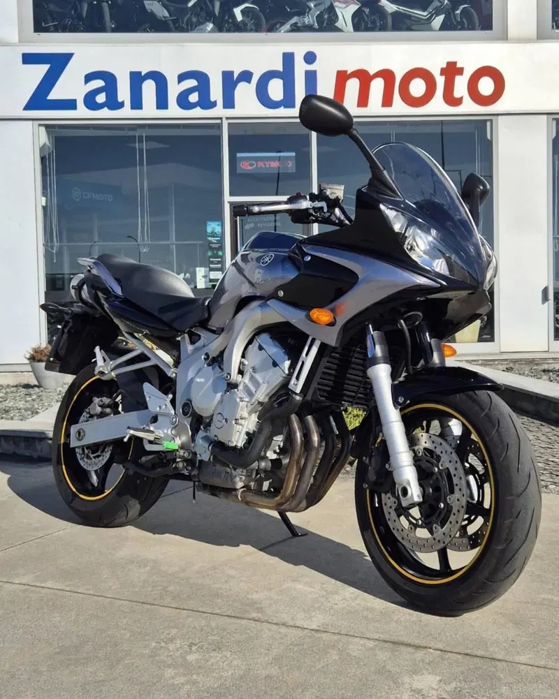 Yamaha FZ6 Fazer (2004 - 07)
