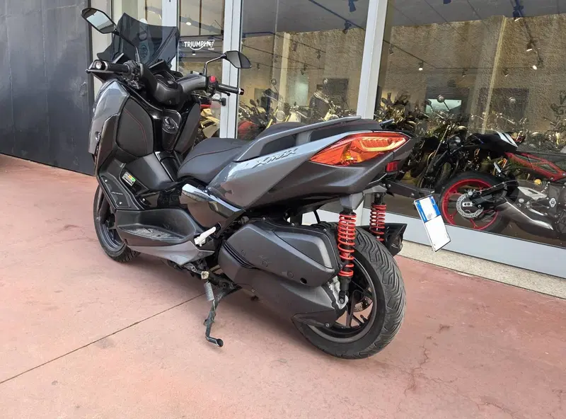Yamaha X-Max 300 Tech Max (2021 - 24) (6)