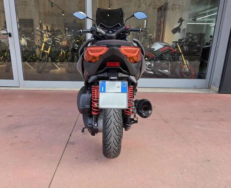 Yamaha X-Max 300 Tech Max (2021 - 24) (9)
