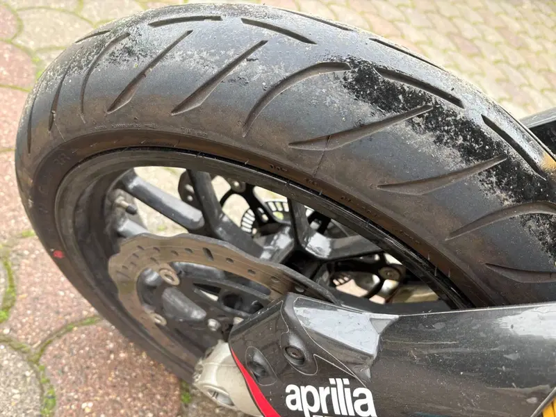 Aprilia Dorsoduro 750 ABS (2009 - 17) (4)