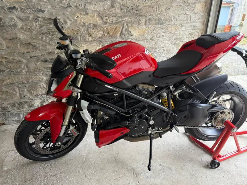 Ducati Streetfighter (2009 - 12) (3)