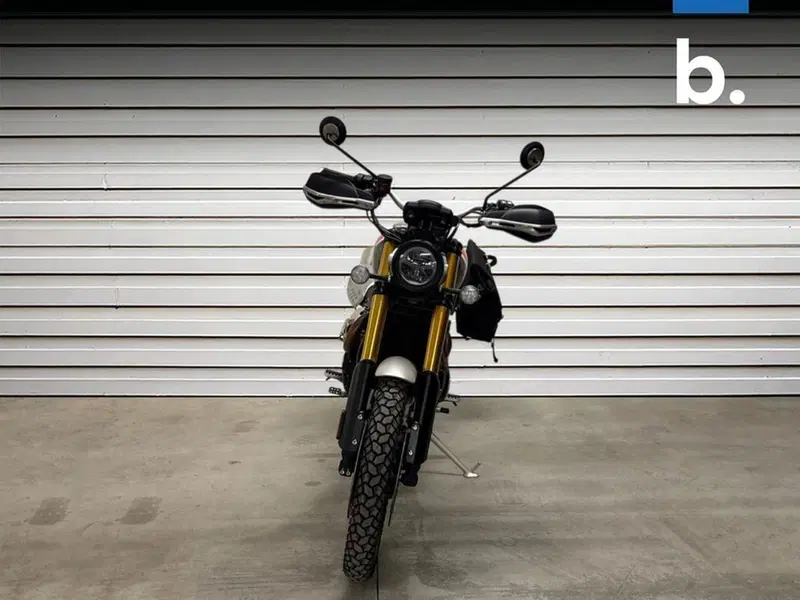 Triumph Scrambler 1200 XE Gold Line Edition (2021 - 22) (2)