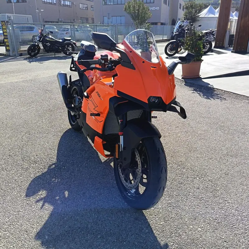 KTM 990 RC R (2026) (10)