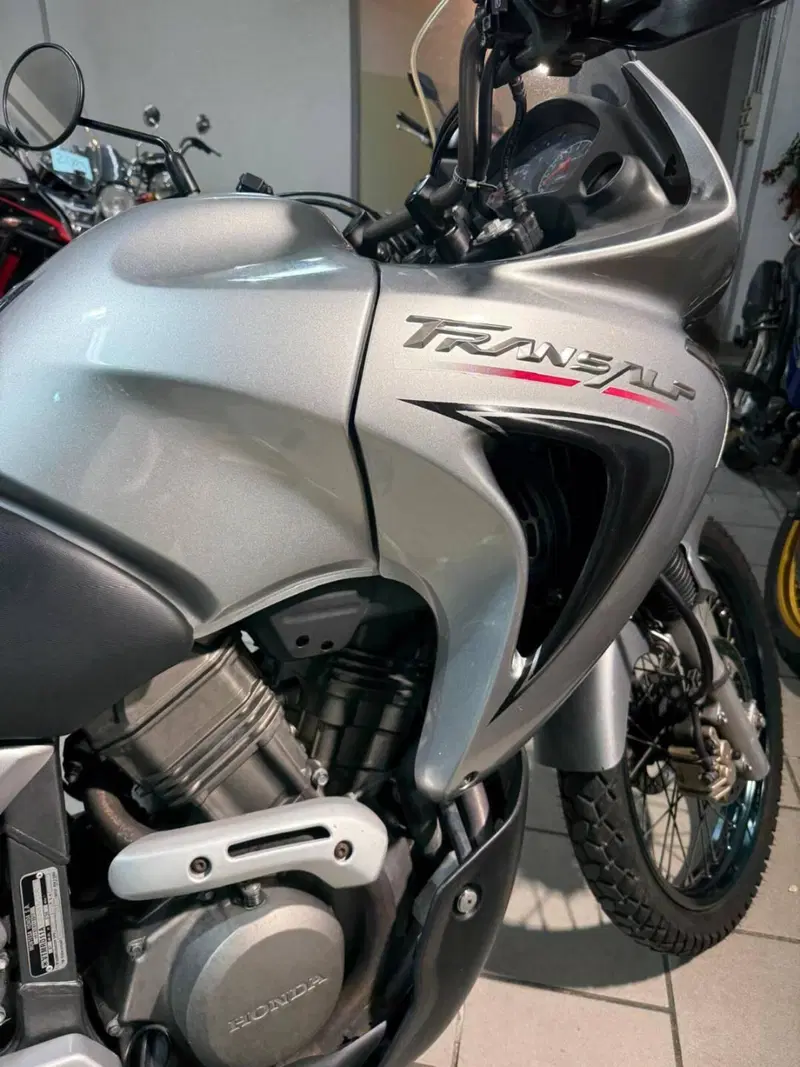 Honda Transalp XL 650V (2005 - 06) (5)