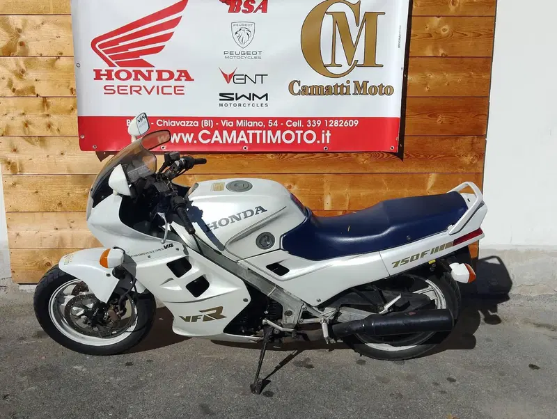 Honda vfr 750