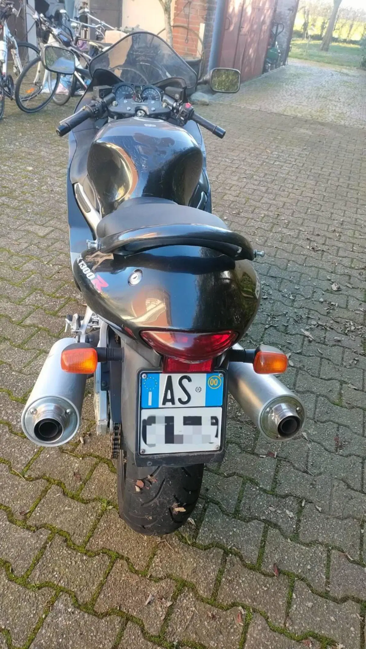 Suzuki GSX 1300 R Hayabusa (1999 - 06) (2)