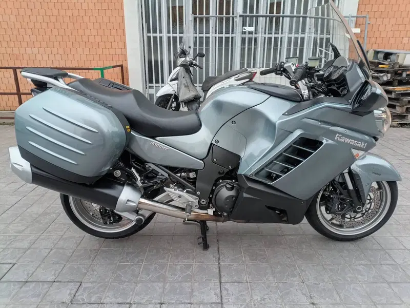 Kawasaki GTR 1400 (2007 - 09) (5)