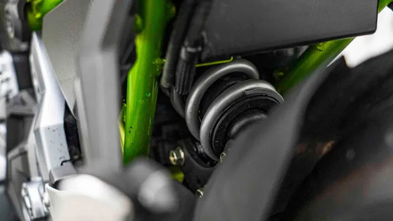 Kawasaki Z 650 (2017 - 19) (16)