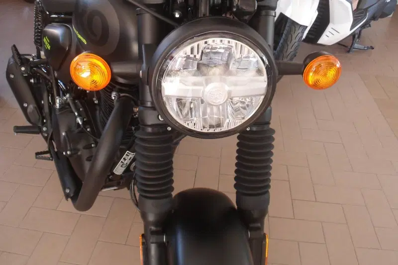 Royal Enfield HNTR 350 (2022 - 26) (3)