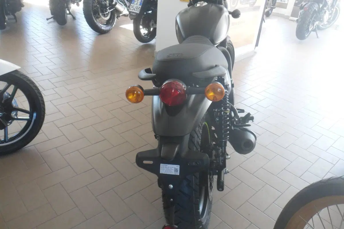 Royal Enfield HNTR 350 (2022 - 26) (7)
