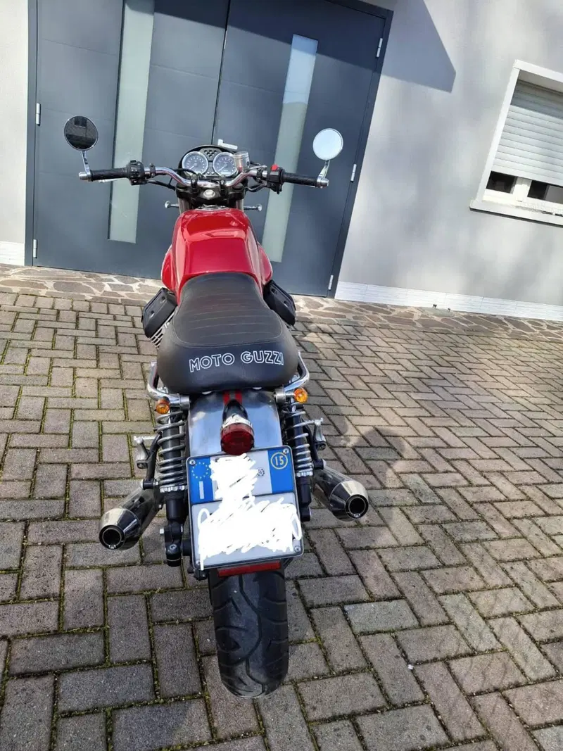 Moto Guzzi V7 II Special (2015 - 17) (2)