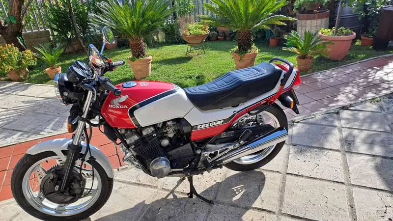 Honda cbx 550 f