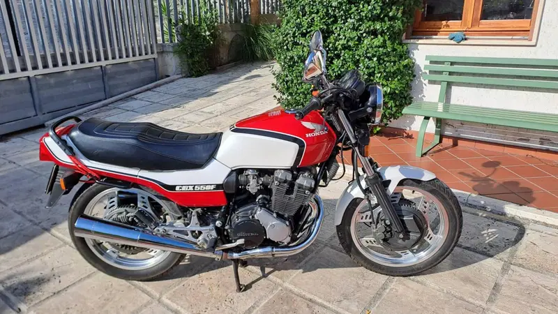 Honda cbx 550 f (2)