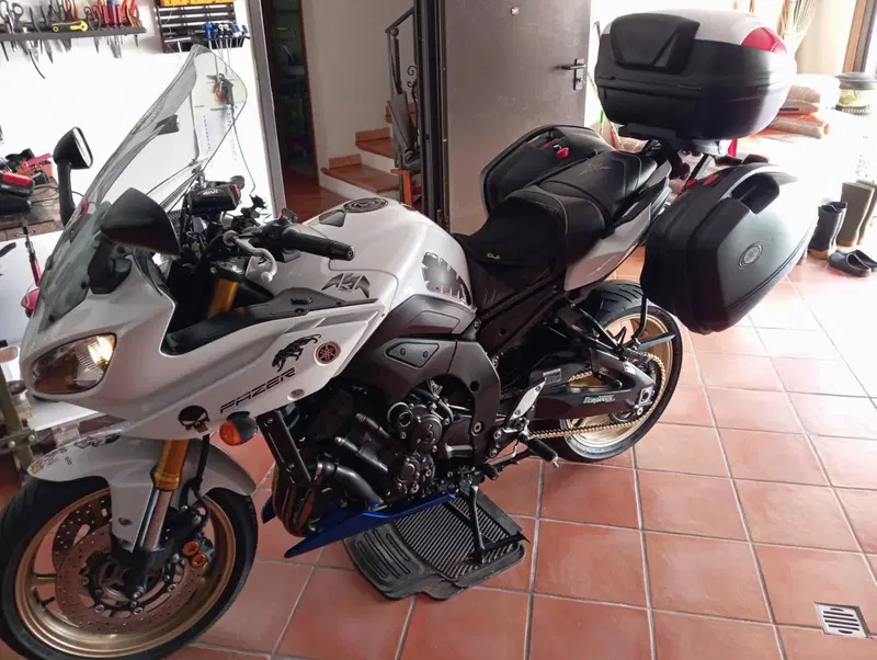 Yamaha FZ8 (2010 - 12) (2)