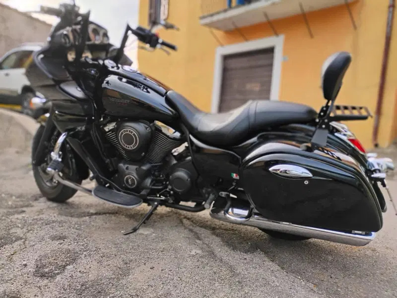 Kawasaki Vulcan VN 1700 Voyager ABS Custom (2011 - 14) (2)