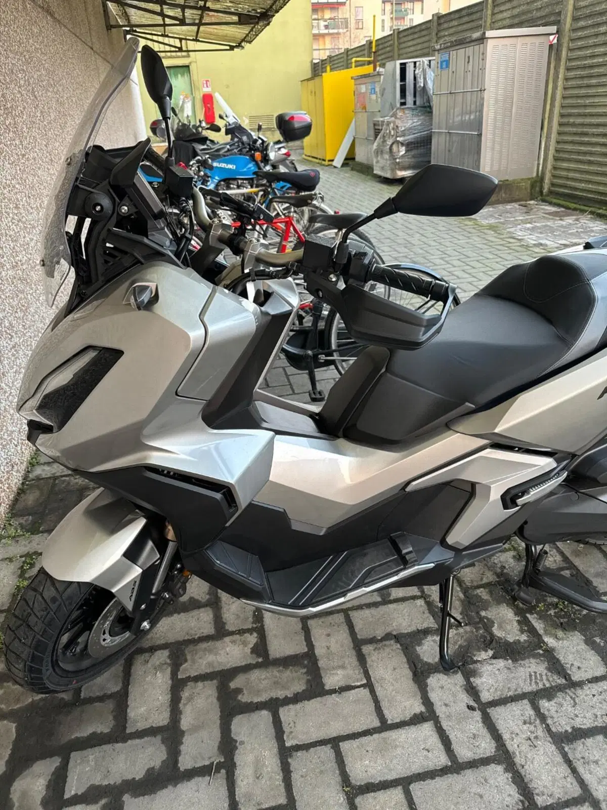 Honda ADV 350 (2022 - 24) (4)