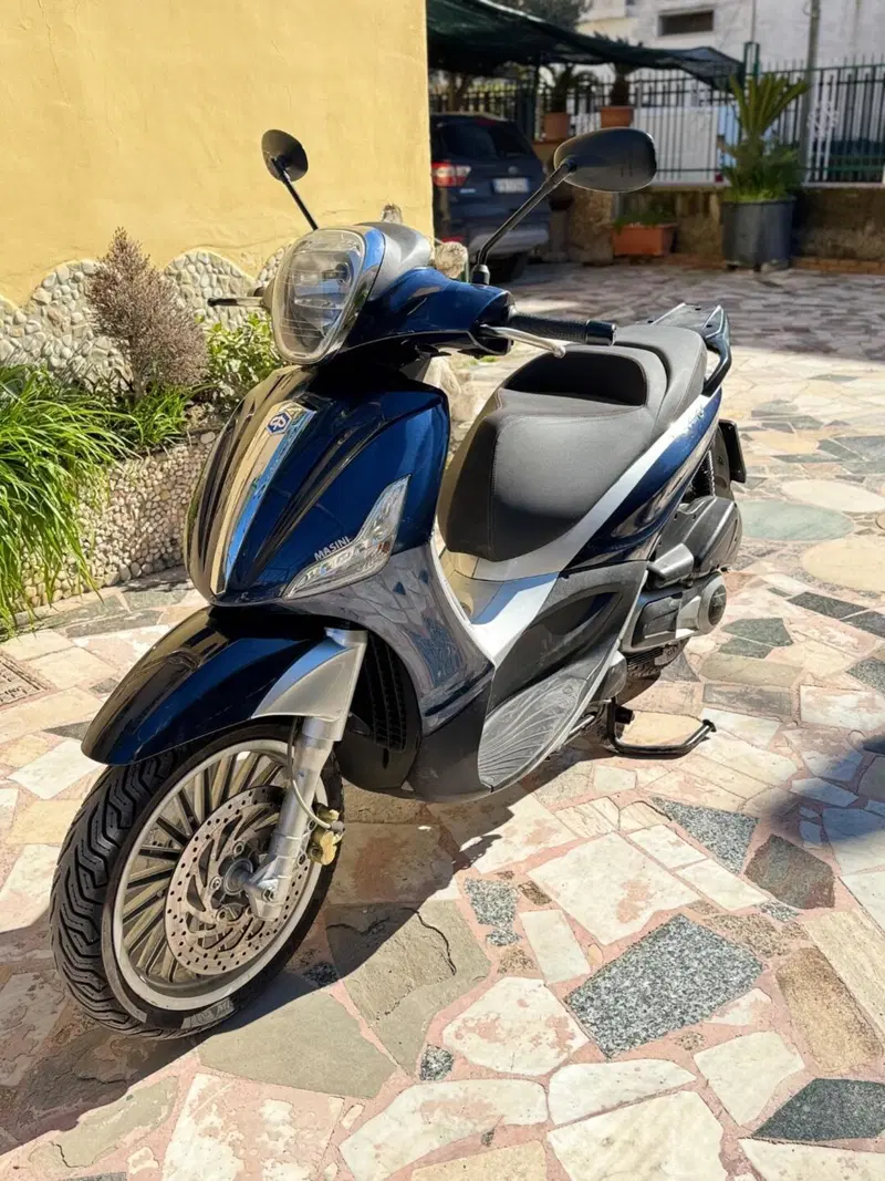 Piaggio Beverly 300 i.e. (2010 - 16) (3)