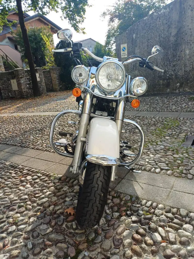 Harley-Davidson 1690 Deluxe ABS (2011 - 16) - FLSTN (7)