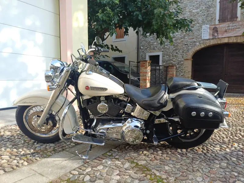 Harley-Davidson 1690 Deluxe ABS (2011 - 16) - FLSTN (8)