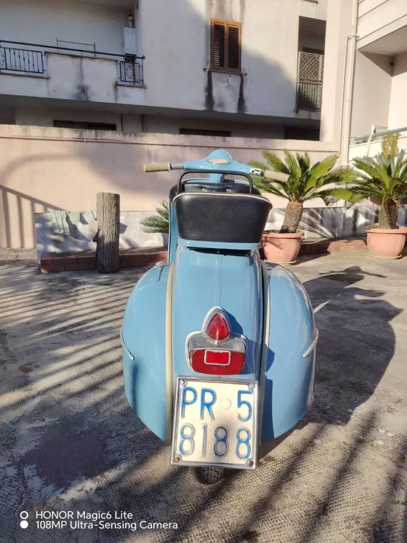 Piaggio Vespa VBB2  (2)