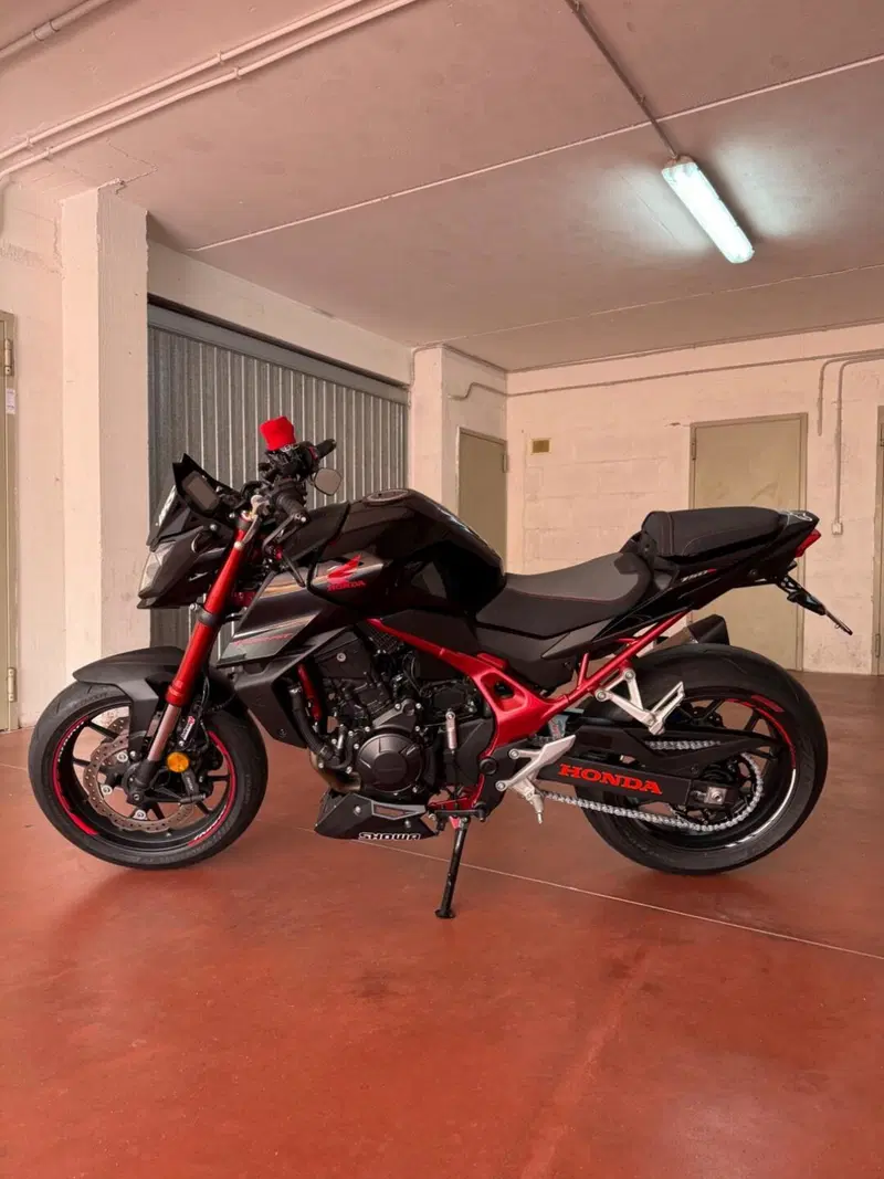 Honda CB 750 Hornet (2023 - 24) (3)