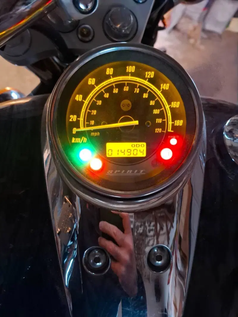Honda VT 750 Shadow Spirit (3)