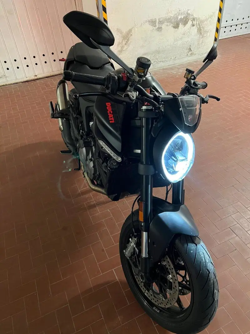 Ducati Monster 937 + (2021 - 25) (4)