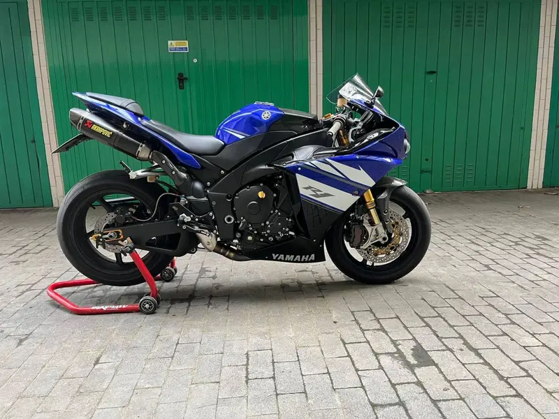Yamaha YZF R1 (2009 - 11) (2)