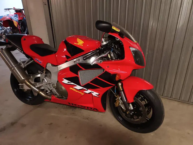 Honda VTR 1000 SP-1 (2000 - 01) (2)