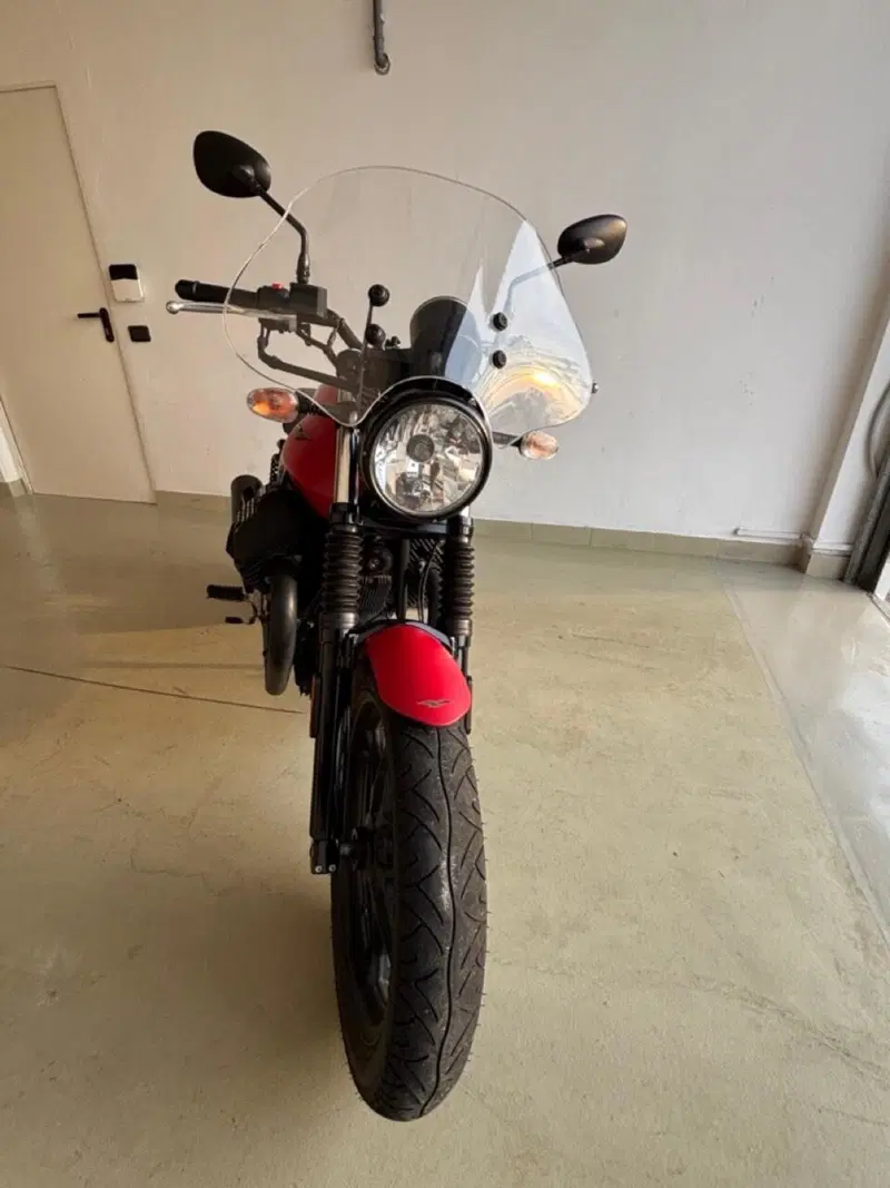 Moto Guzzi V7 III Stone (2017 - 20) (3)