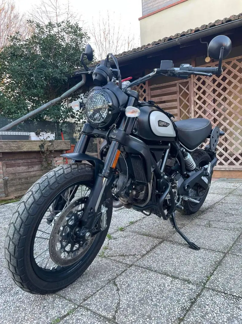 Ducati Scrambler 800 Icon Dark (2021 - 22)