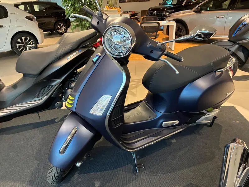 Vespa GTS 310 Super (2025 - 26) (2)