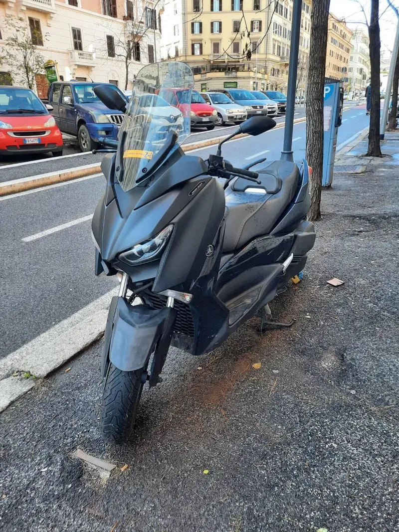 Yamaha X-Max 300 Iron Max (2019 - 20)